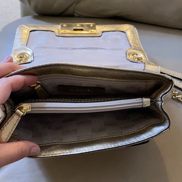 Michael Kors bag - Picture 9 of 16